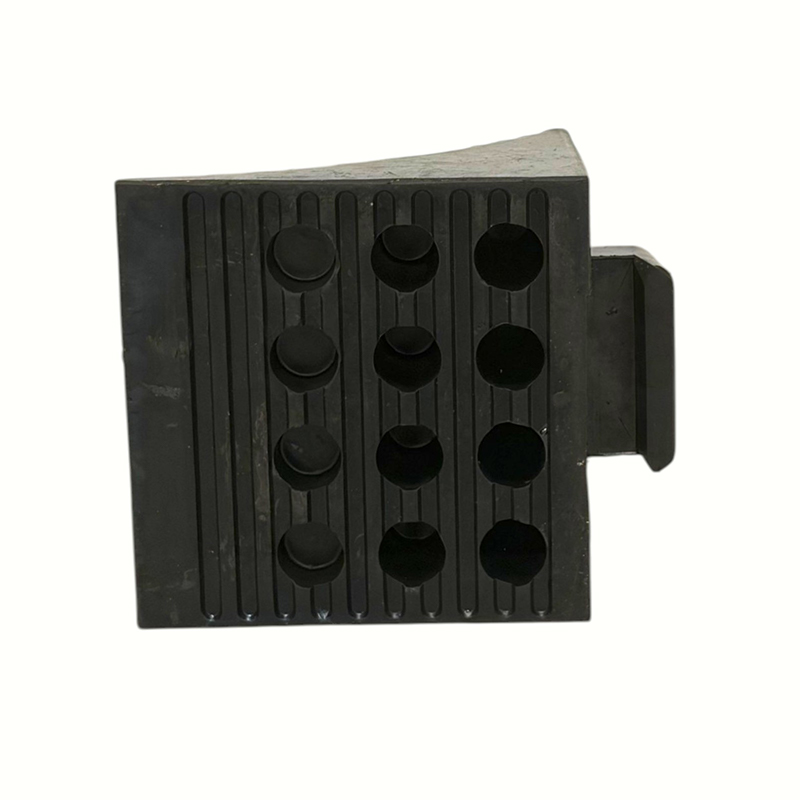 Driehoekige versterkte antislip rubberen wielstoppers (met geïntegreerde handgreep) Driehoekige versterkte antislip rubberen wielstoppers (met geïntegreerde handgreep)