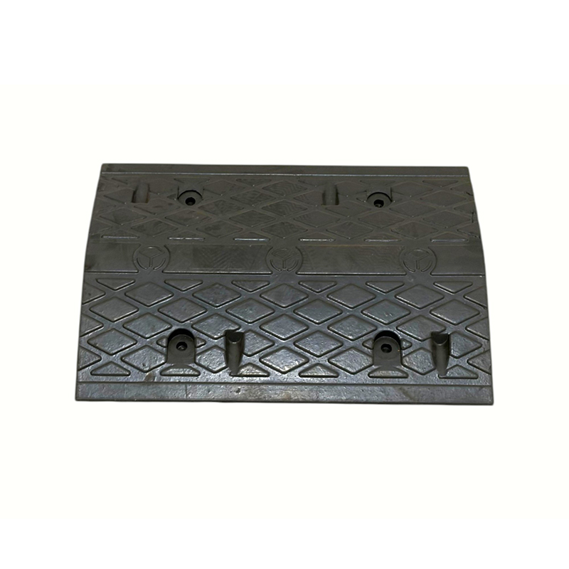 Modulaire multifunctionele in elkaar grijpende verkeersdrempels