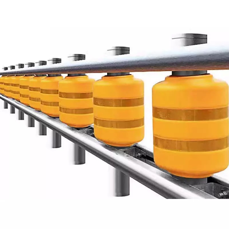 Energie-absorberende snelwegrolbarrière voor scherpe bochten