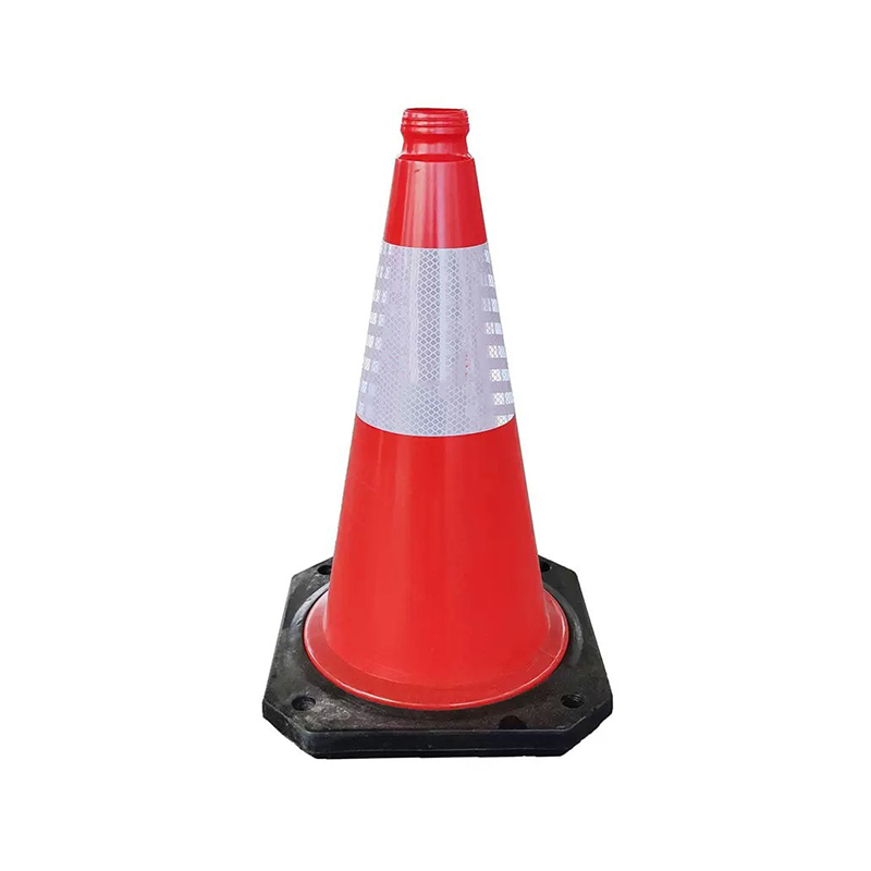 Robuuste kunststof verkeerskegel met rubberen basis