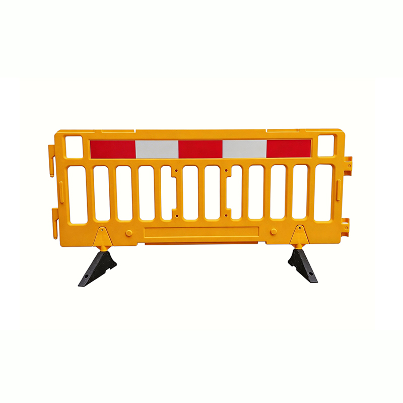 Kunststof voetgangersbarrière met draaibare voeten