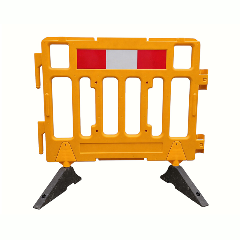 Modulaire kunststof crowd control-barrière met roterende rubberen basis