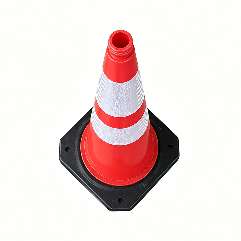 Geïntegreerde HDPE-kunststof verkeerskegel met gat aan de bovenkant