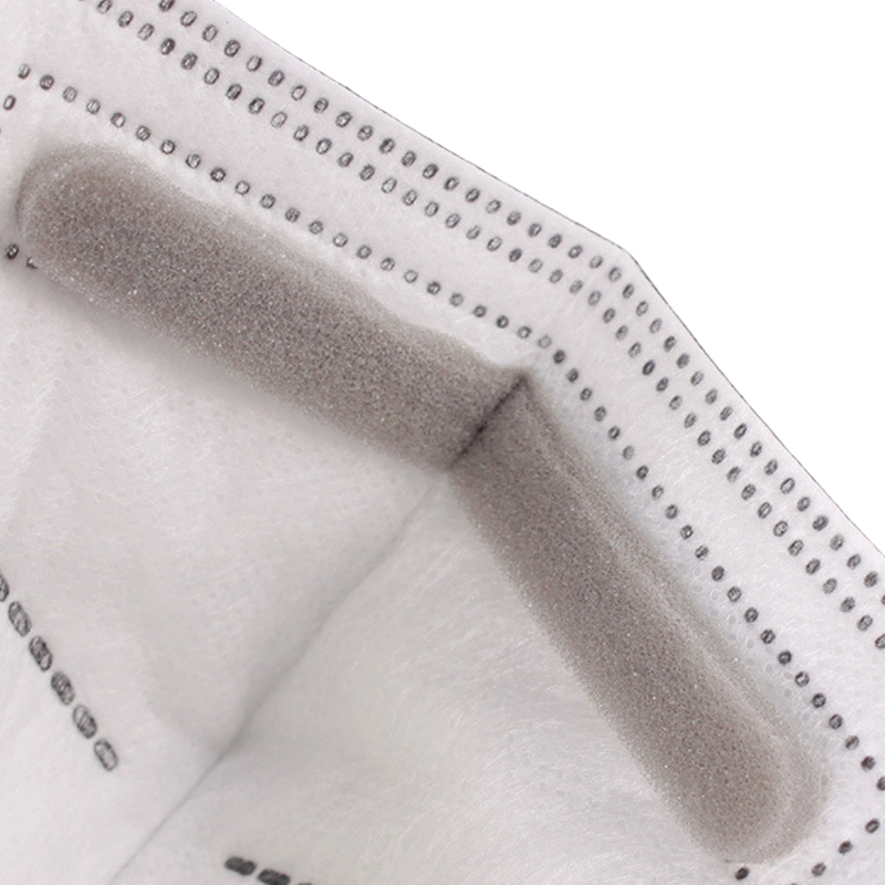 KN95-masker met actieve kool en ademhalingsautomaat